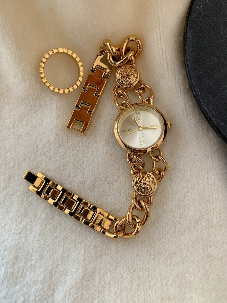 Elegant Minimalist Gold 22mm W - Luxury Watch Gift For Her recensie en prijs