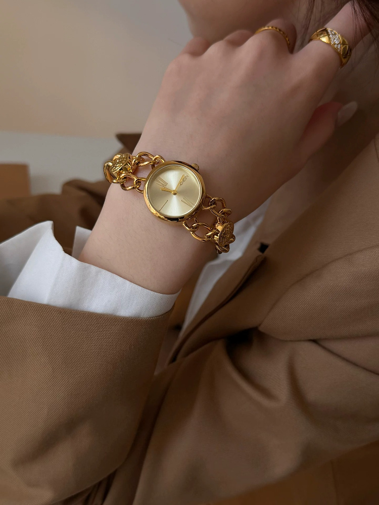 Elegant Minimalist Gold 22mm W - Luxury Watch Gift For Her recensie en prijs